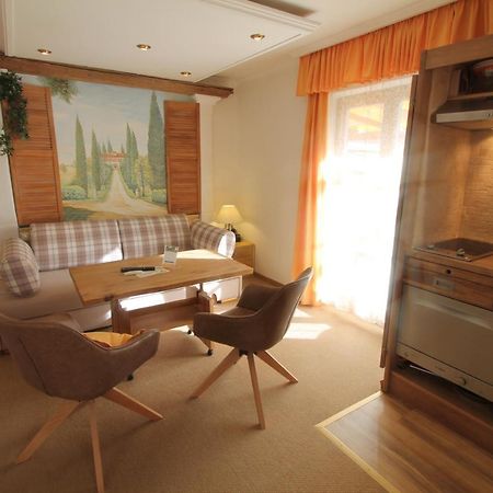 Haus Sonnenschein Hotel ไกรน์เนา ภายนอก รูปภาพ