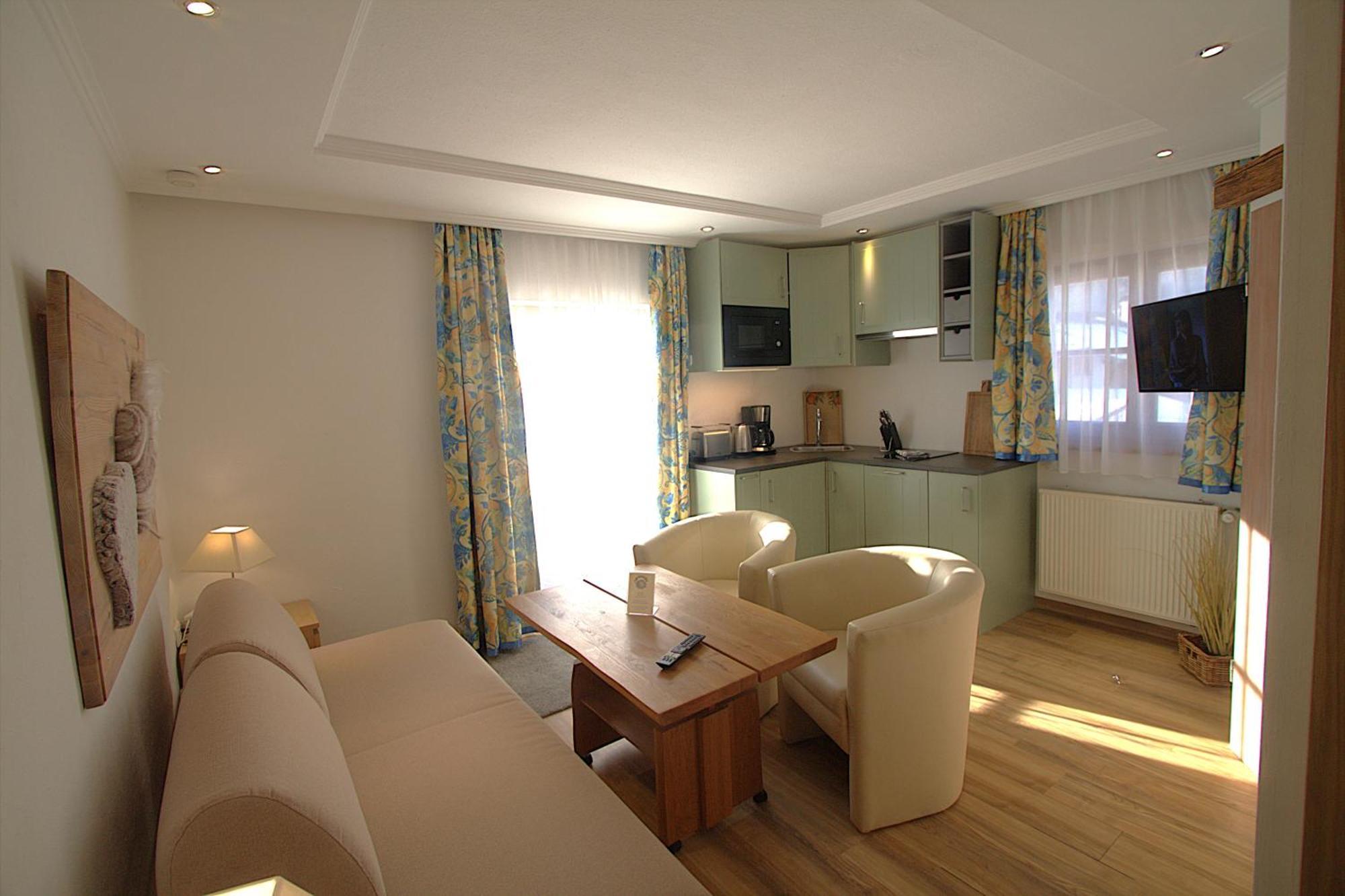 Haus Sonnenschein Hotel ไกรน์เนา ภายนอก รูปภาพ