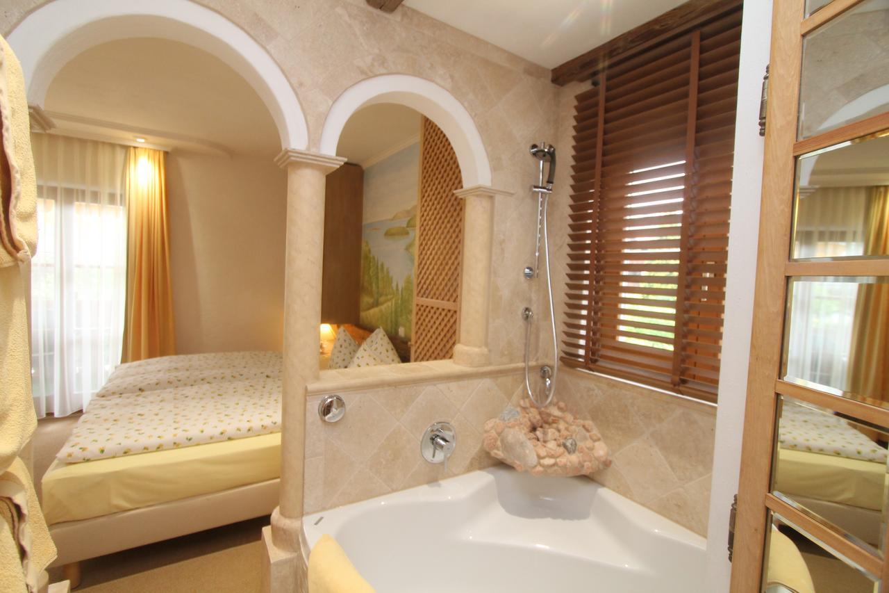 Haus Sonnenschein Hotel ไกรน์เนา ภายนอก รูปภาพ