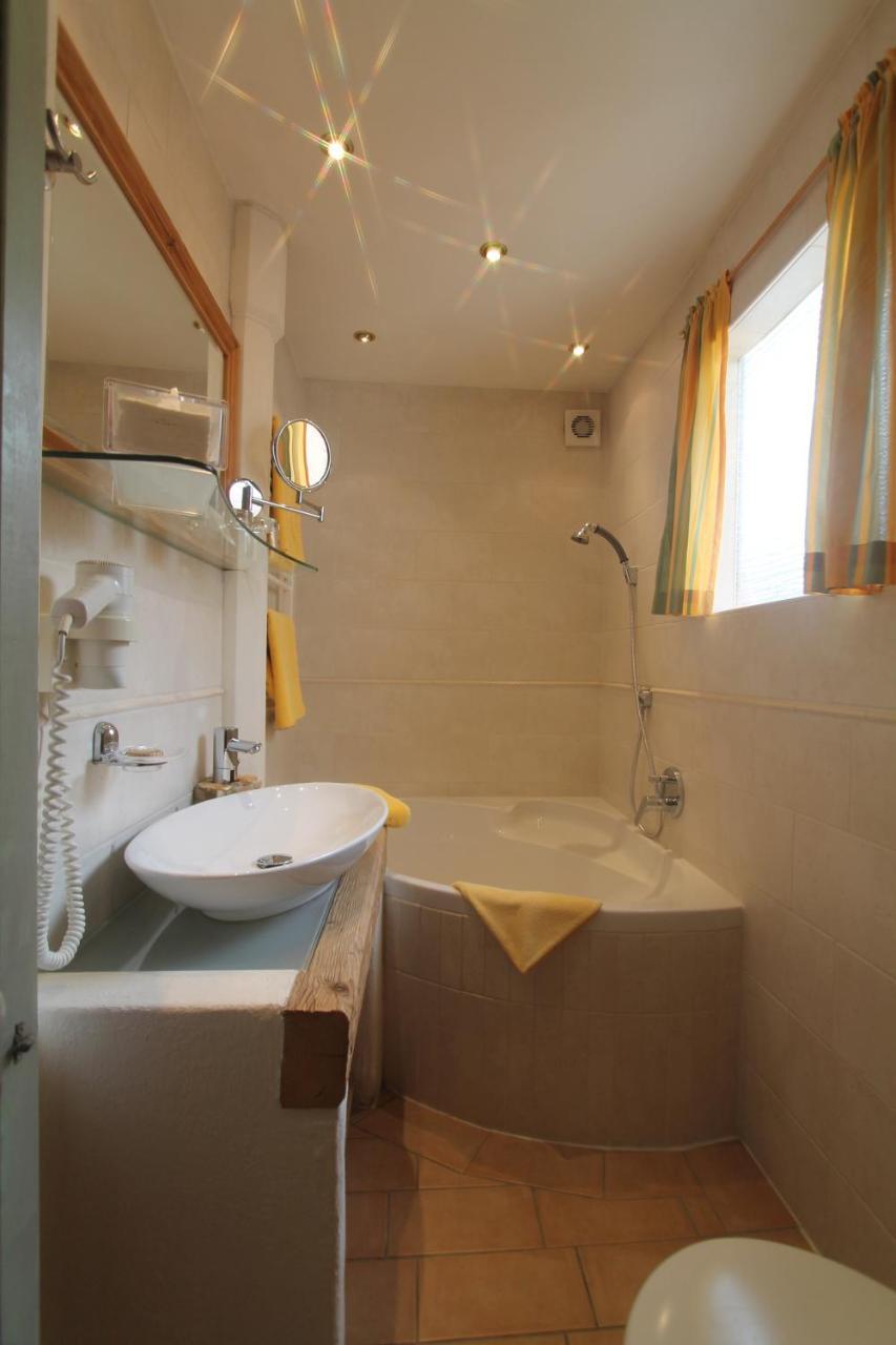 Haus Sonnenschein Hotel ไกรน์เนา ภายนอก รูปภาพ